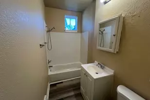 2555 N 16th St, Milwaukee, AZ 53206 - Photo 22
