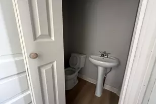1537 E Irving Pl, Milwaukee, WI 53202 - Photo 8