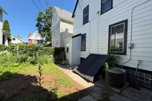 1537 E Irving Pl, Milwaukee, WI 53202 - Photo 16