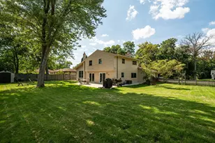 2100 S Woodshire Dr, New Berlin, WI 53151 - Photo 30