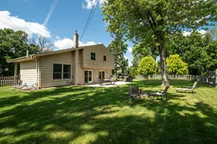 2100 S Woodshire Dr, New Berlin, WI 53151 - Photo 26