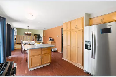 2100 S Woodshire Dr, New Berlin, WI 53151 - Photo 4