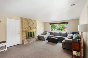 2100 S Woodshire Dr, New Berlin, WI 53151 - Photo 14