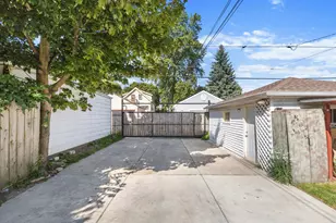 3411 S 14th St, Milwaukee, WI 53215 - Photo 24