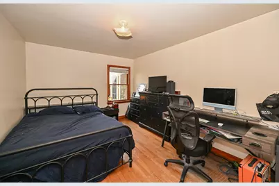 2202  Lefeber Ave, Wauwatosa, WI 53213 - Photo 16