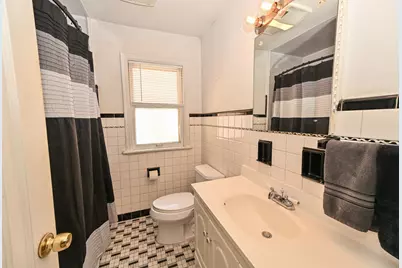 2202  Lefeber Ave, Wauwatosa, WI 53213 - Photo 14