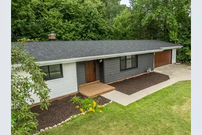 2421  Skyline Dr, West Bend, WI 53090 - Photo 2