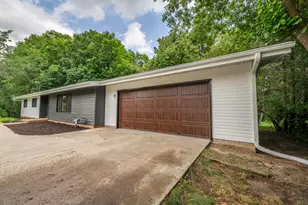2421 Skyline Dr, West Bend, WI 53090 - Photo 4