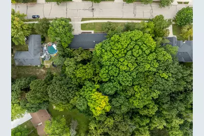 2421  Skyline Dr, West Bend, WI 53090 - Photo 46