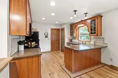 N95W25161  Whitewater Dr, Lisbon, WI 53017 - Photo 8