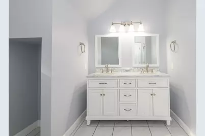18235 W Wisconsin Ave, Brookfield, WI 53045 - Photo 26
