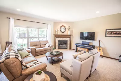3028  Tanglewood Dr, Waukesha, WI 53189 - Photo 6