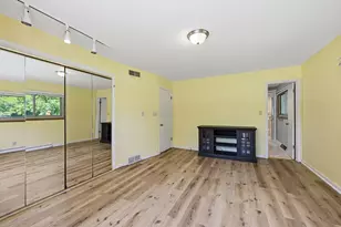 611 W Mequon Rd, Mequon, WI 53092 - Photo 26