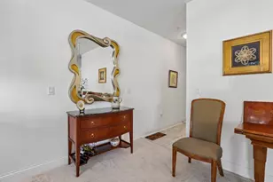 1550 N Warren Ave, Milwaukee, WI 53202 - Photo 10