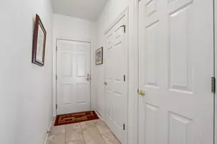 1550 N Warren Ave, Milwaukee, WI 53202 - Photo 30