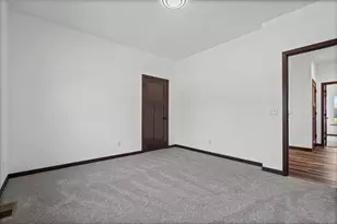 1222 Leo Dr, Holmen, WI 54636 - Photo 14