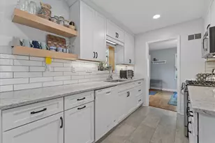 3153 S Pennsylvania Ave, Milwaukee, WI 53207 - Photo 12