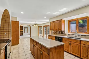 7586 Francis Ct, Franklin, WI 53132 - Photo 12