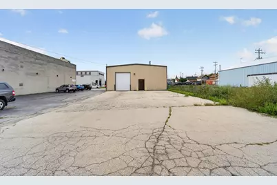 3645 E Mallory Ave, Cudahy, WI 53110 - Photo 8