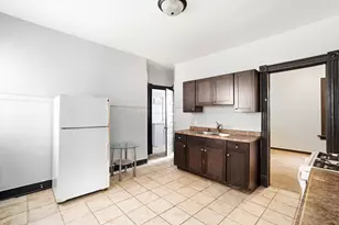2405-2407 N Frederick Ave, Milwaukee, WI 53211 - Photo 12