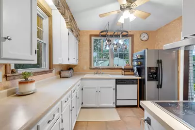 3131 E Crawford Ave, Saint Francis, WI 53235 - Photo 12