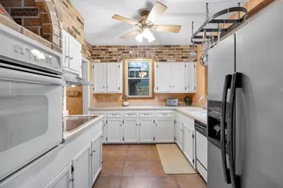 3131 E Crawford Ave, Saint Francis, WI 53235 - Photo 10
