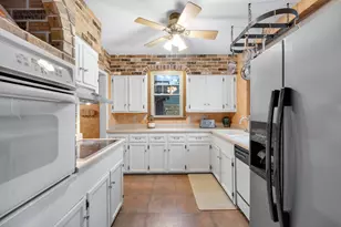 3131 E Crawford Ave, Saint Francis, WI 53235 - Photo 10