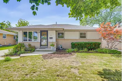 7827 W Eden Pl, Milwaukee, WI 53220 - Photo 2