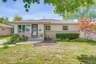 7827 W Eden Pl, Milwaukee, WI 53220 - Photo 2