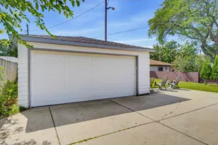 7827 W Eden Pl, Milwaukee, WI 53220 - Photo 28