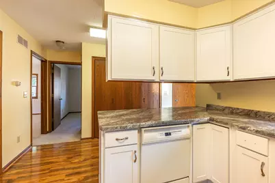 3450  Woodbridge Ct, La Crosse, WI 54601 - Photo 6
