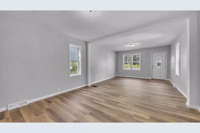 1715 S 9th St, Sheboygan, WI 53081 - Photo 2