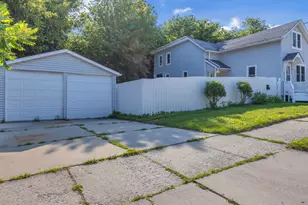 1715 S 9th St, Sheboygan, WI 53081 - Photo 26