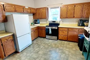 202 Grand Ave, Hartford, WI 53027 - Photo 10