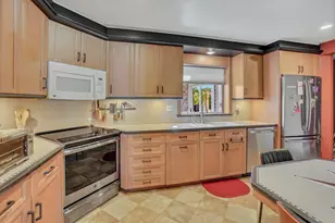1205 Blue Dahlia Rd, Oconomowoc, WI 53066 - Photo 10