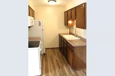 237  Madison St #55, Waukesha, WI 53188 - Photo 18
