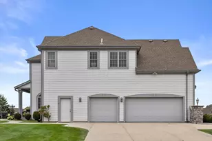 11222 W Meadowcreek Dr, Milwaukee, WI 53224 - Photo 46