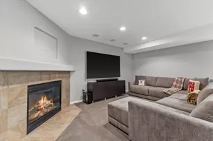 11222 W Meadowcreek Dr, Milwaukee, WI 53224 - Photo 32