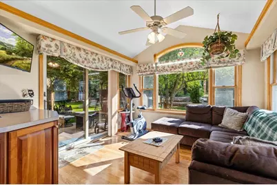 N83W14201  Menomonee Ave, Menomonee Falls, WI 53051 - Photo 8