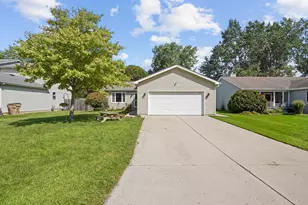 986 93rd St, Pleasant Prairie, WI 53158 - Photo 4