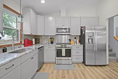 986  93rd St, Pleasant Prairie, WI 53158 - Photo 14