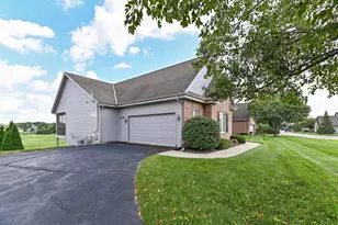 222 Eagle Cove Circle, North Prairie, WI 53153 - Photo 2