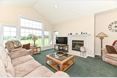222  Eagle Cove Cir, North Prairie, WI 53153 - Photo 8
