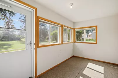 807  Madison Ave, Howards Grove, WI 53083 - Photo 14