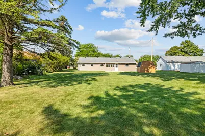807  Madison Ave, Howards Grove, WI 53083 - Photo 18