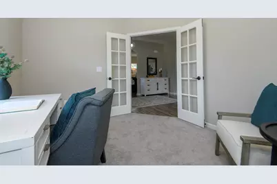 466  Bleeker St, Delafield, WI 53018 - Photo 10