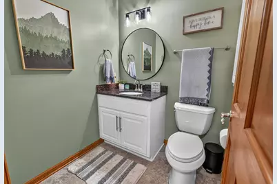 4370 W Carmel Dr, Franklin, WI 53132 - Photo 30