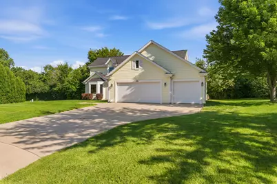 4370 W Carmel Dr, Franklin, WI 53132 - Photo 38