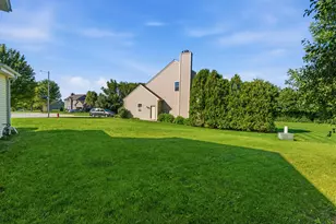 4370 W Carmel Dr, Franklin, WI 53132 - Photo 40