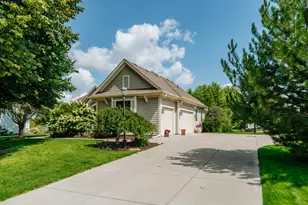 W188N4970 Red Crown Trail, Menomonee Falls, WI 53051 - Photo 46